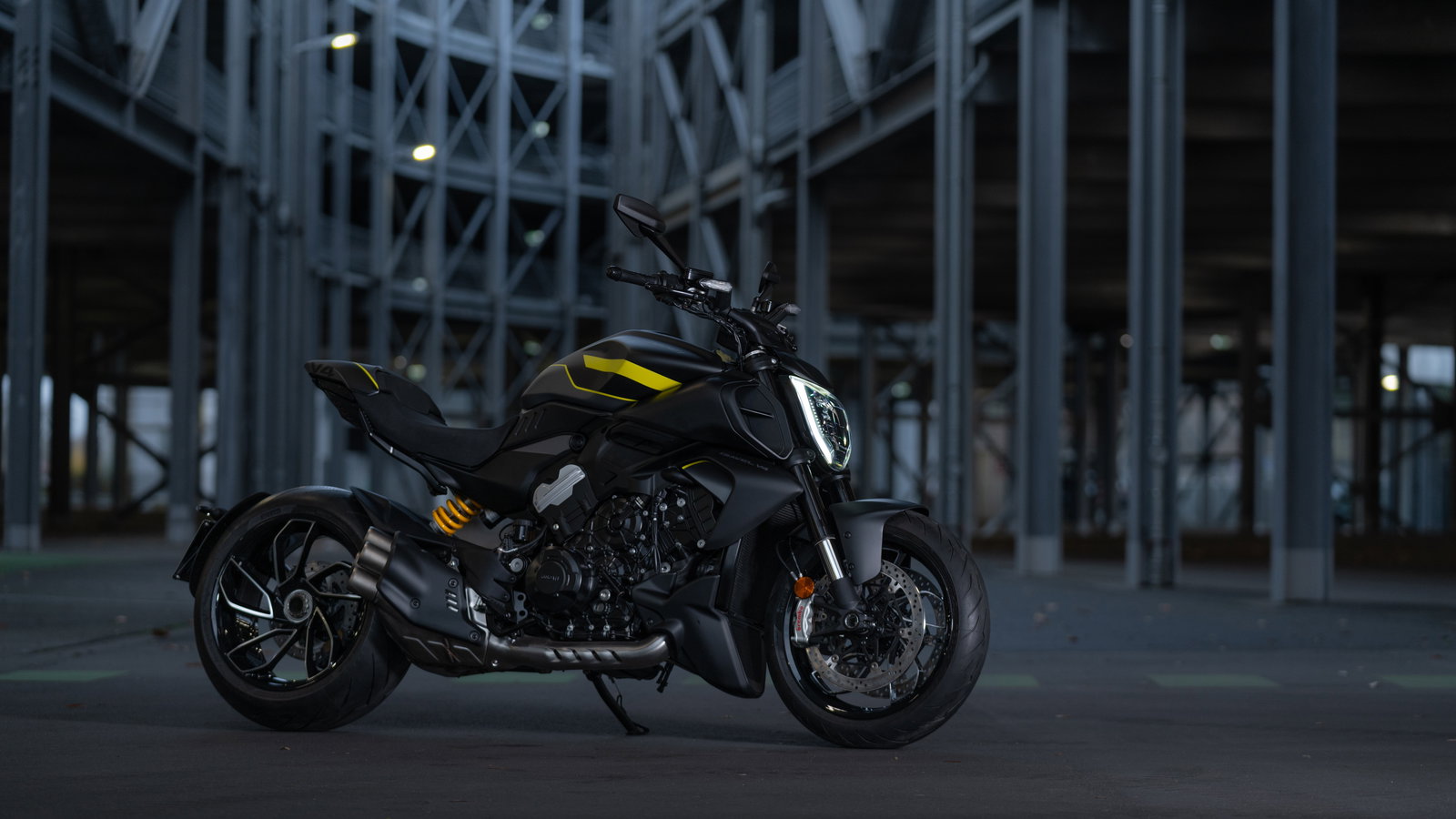 Ducati Diavel V4 'Black Roadster'